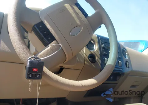 2005 Ford F-150 Stx/Xl/Xlt z USA, uszkodzony, nr VIN 1FTRX12WX5NB82892